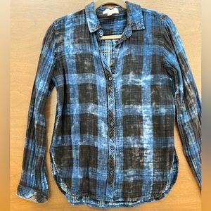 Cloth & Stone distressed plaid shirt.  Size small.  In nice used condition.